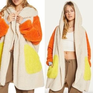 UnHide Shleepy Faux Fur Robe Lightweight Extra Soft Warm Wearable Blanket Size M